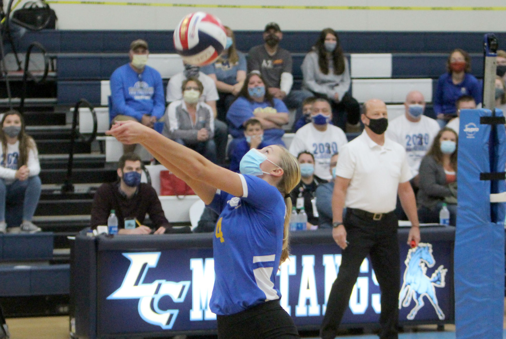 McDonell volleyball vs Prentice at Division 4 state semifinals 11-7-20